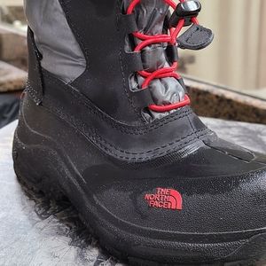 Boys THE NORTH FACE snow boots